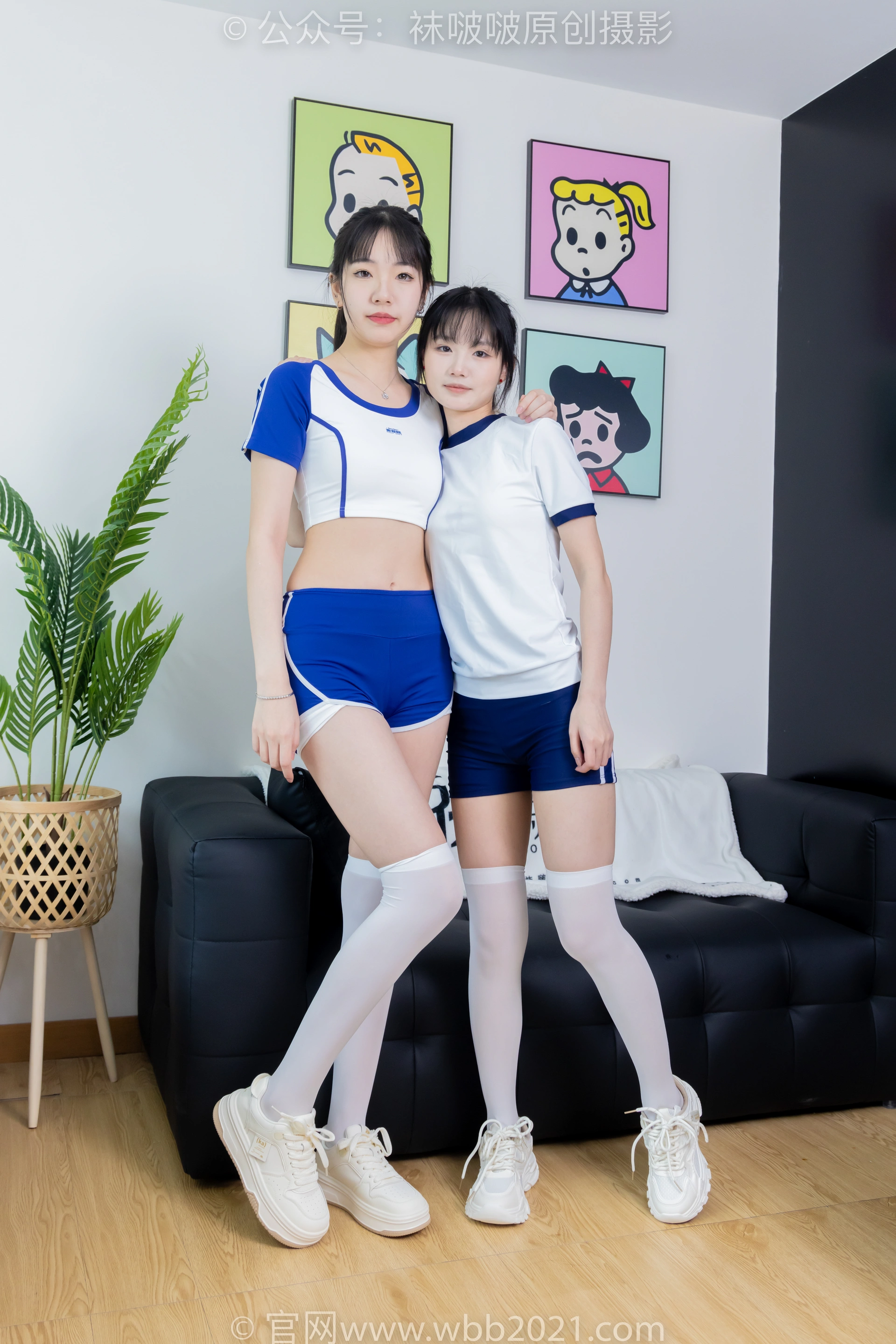 [BoBoSocks袜啵啵] NO.472 小甜豆甜甜圈-两双运动鞋、厚白丝大腿袜、裸足、两位模特丝袜和裸足踩奶油蛋糕剧情（花絮版） 1